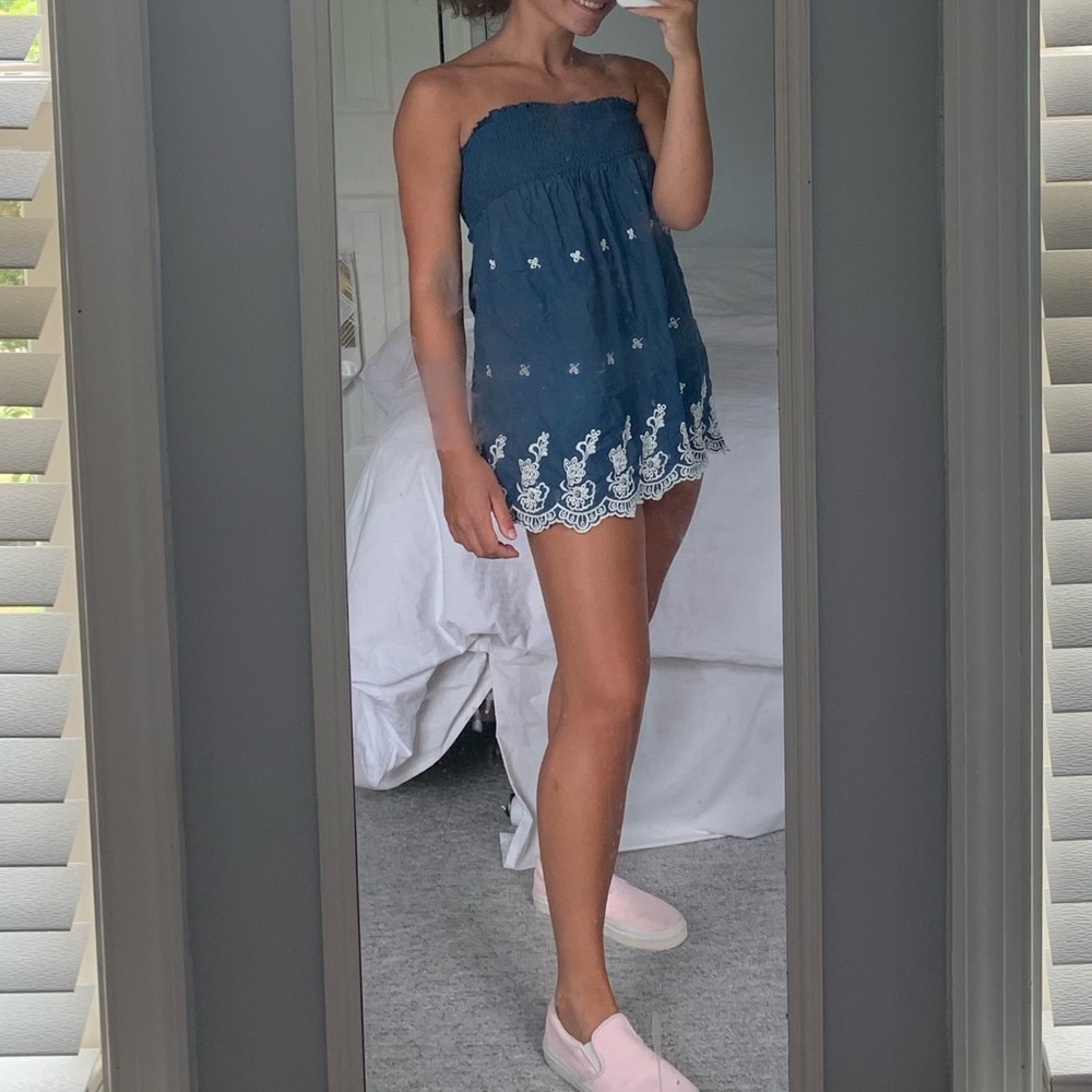 Strapless blue and white summer blouse